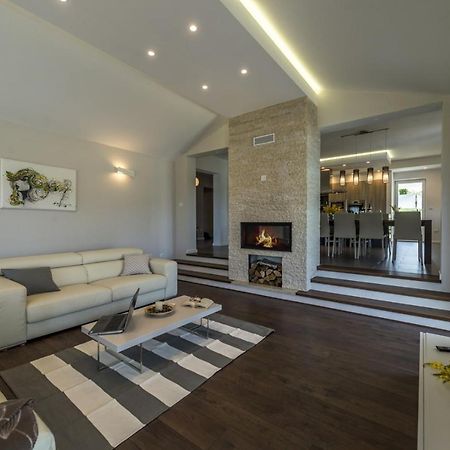 Sveti Lovreč Pazenatički Villa Meli מראה חיצוני תמונה